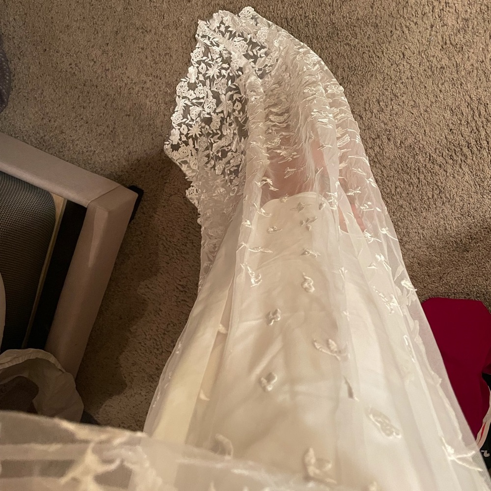 Bridal Robe - Picture 3 of 4